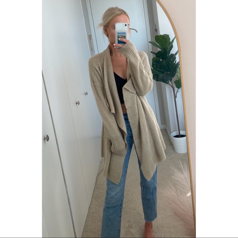 Tan knit cardigan - medium